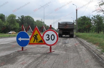 В Бердянске рассказали, когда начнутся ремонты дорог и тротуаров