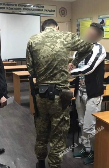 В одесском аэропорту задержали торговца кокаином
