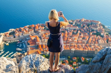 В Сети назвали лучшие страны для туристов-одиночек в возрасте до 30 лет