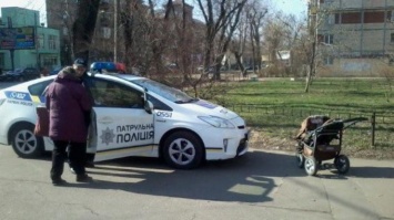 В Киеве бетономешалка сбила коляску с ребенком (фото)