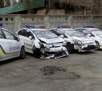 Идут на рекорд: новая житомирская полиция за год разбила десять служебных автомобилей