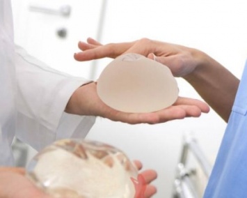 Ученые предупредили об опасности грудных имплантов