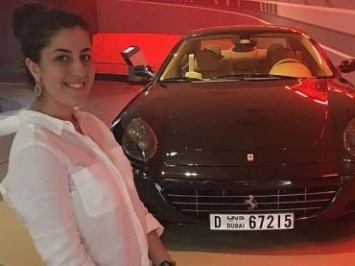 Двух сотрудниц российского Сбербанка задержали при покупке Ferrari