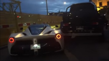 В миллиметре от ДТП: Ferrari LaFerrari чуть не въехал в 6-колесный Mercedes