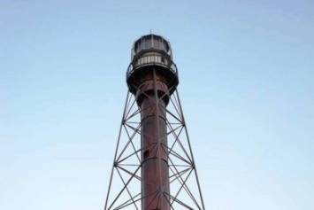На Херсонщине появилась уменьшенная рабочая копия маяка с острова Джарылгач (фото)