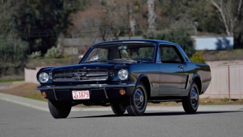 Самое первое купе Ford Mustang продадут с аукциона