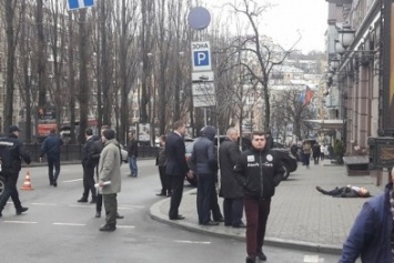 В центре Киева перекрыли движение на месте убийства Вороненкова