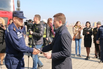 Спасателям Кривого Рога вручили новую технику (фото)