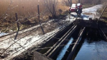 В Луганской области боевиков подорвала мост (фото)