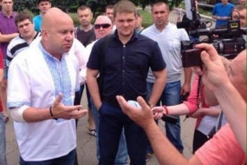 Мэр Доброполья Аксенов публично назвал флаг Украины "тряпкой"