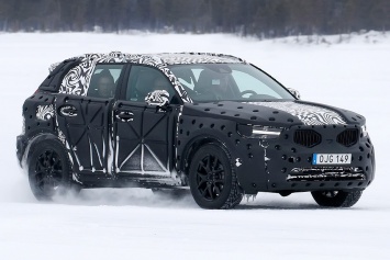 Volvo XC40 снова попался на тестах в снегу