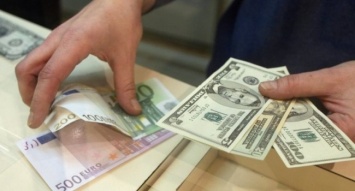 Психологическая отметка пройдена: в Украине опять подорожал доллар
