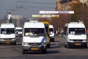 В Запорожье уволили маршрутчика за то, что нагрубил пенсионерке