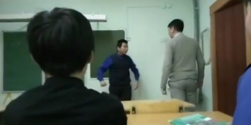Якутский семиклассник напал на учителя во время урока