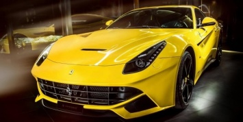 Carlex Design украсил салон желтого Ferrari F12berlinetta
