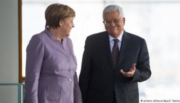 Меркель и Аббас выступают за принцип "двух государств"