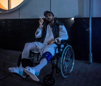 «Холостяк» Илья Глинников передвигается в инвалидном кресле