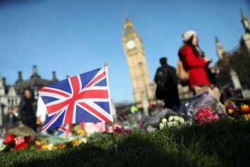 Исполнитель атаки в Лондоне был судим и связан с боевиками