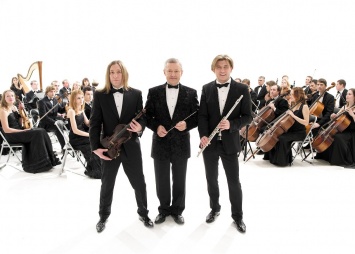 «Би-2» выступили с симфоническим оркестром в Кремлевском дворце