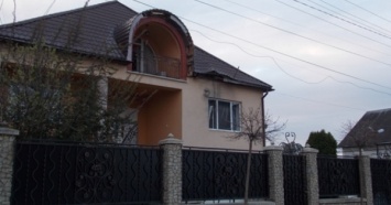 На Закарпатье из гранатомета обстреляли дом бывшего прокурора