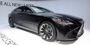 Lexus представит новые RX 450h, ES 300h и LX 450d
