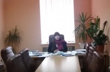 Глава Коцюбинской поселковой рады съела 680 детских подарков