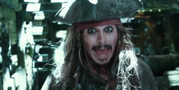 В новом трейлере «Пиратов Карибского моря» показали Деппа без штанов