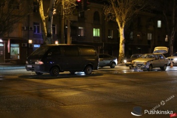 В Одессе «Таврия» протаранила микроавтобус (фото)