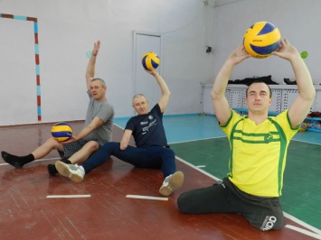 В Днепре создана команда волейболистов сидя