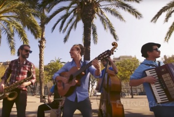Уличные музыканты Барселоны сыграли мелодию Nokia Tune
