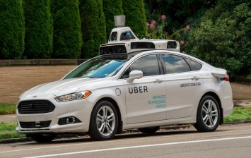 Uber приостановил проект беспилотных автомобилей после дорожной аварии