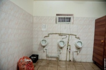 Арабский шейх едва не лишился чувств в привокзальном туалете Астаны
