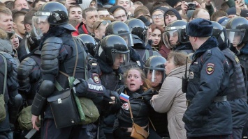 В России начались суды над задержанными во время митингов накануне