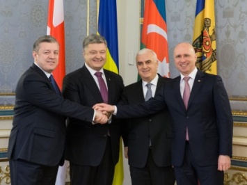 П. Порошенко обсудил с делегатами ГУАМ усиление сотрудничества в сфере безопасности