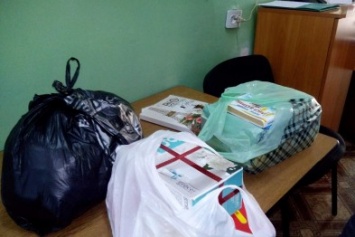 Киевские школьники собрали гуманитарную помощь своим сверстникам из Покровска