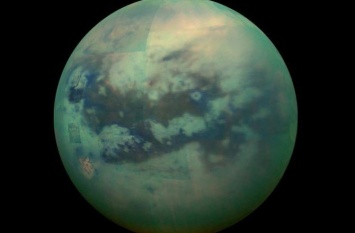 Планетологи назвали Титан "электрической Луной"