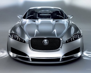 Компания Jaguar разрабатывает седан XE с удлиненным кузовом
