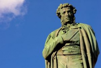 Памятник Пушкину в Москве может поменять цвет