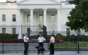 В США заблокирован Белый дом, рядом нашли подозрительный пакет
