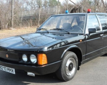 На Ebay выставлен на продажу необычный автомобиль КГБ