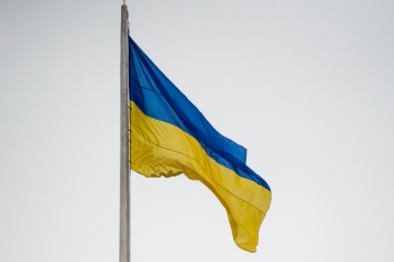 Прокуратура Варшавы остановила расследование дела о сожжении флага Украины - Rzeczpospolita