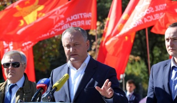 Президент Молдавии Додон инициировал референдум о расширении своих полномочий