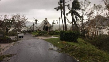 Последствия разрушительного циклона в Австралии напоминают зону боевых действий