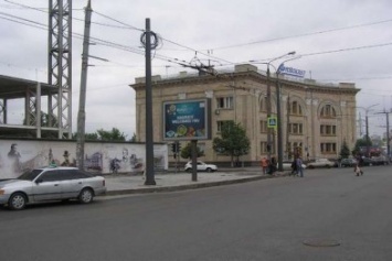 Пассажирские автобусы отказываются ездить по разбитым дорогам Харьковской области