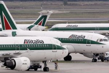 Alitalia аннулирует 400 рейсов и меняет планы пассажиров
