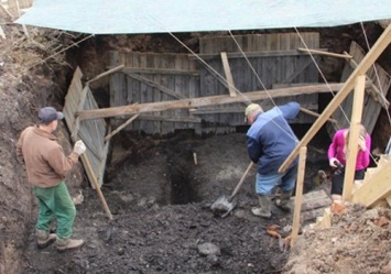 В Смоленской области раскопали древние могилы монаха и ребенка