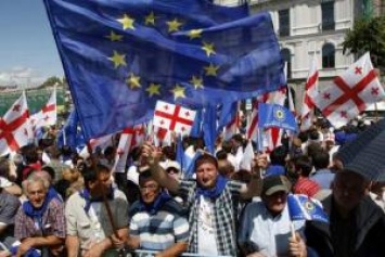 «Ближе, чем когда-либо»: Европа впервые встретила «безвизовых» грузин