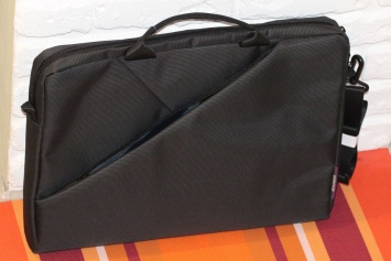 Rivacase 8730 Grey - крепкая сумка для ноутбуков и не только за недорого!