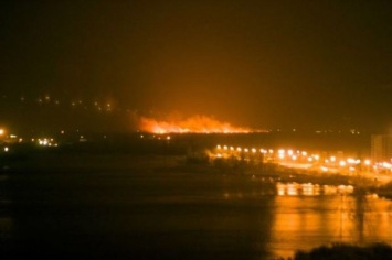 Масштабный пожар на Осокорках в Киеве полностью потушили