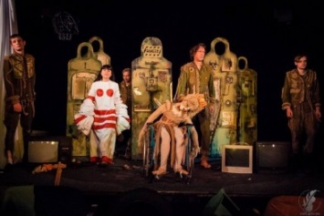 Спектакль «Гамлет-машина» Черниговского театра кукол вошел в число лучших украинских премьер сезона